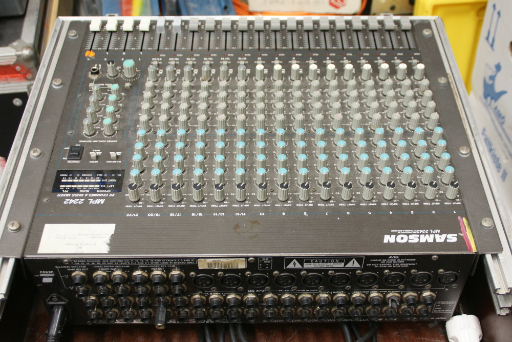 band mixer rear